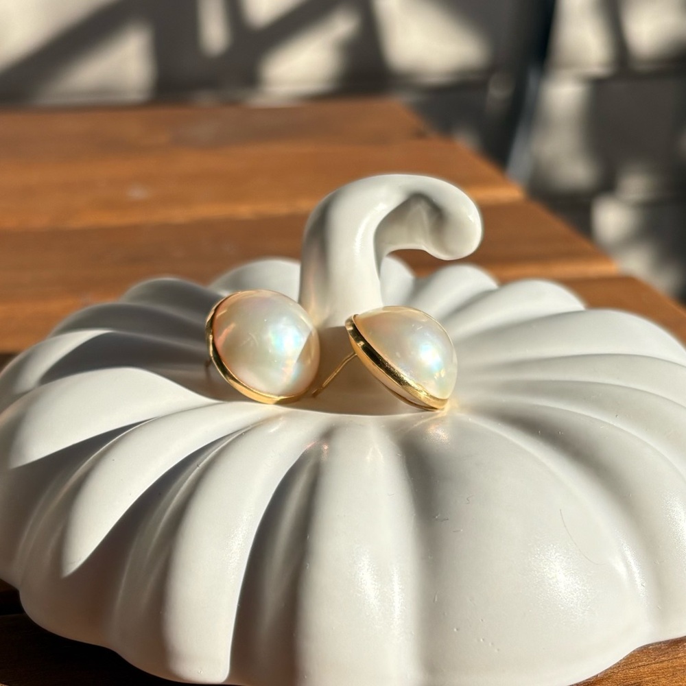 Vintage 18K Gold Scandinavian Mabe Pearl Earrings – ✨